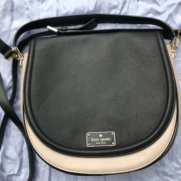 kate spade Handbags - Kate Spade Crossbody